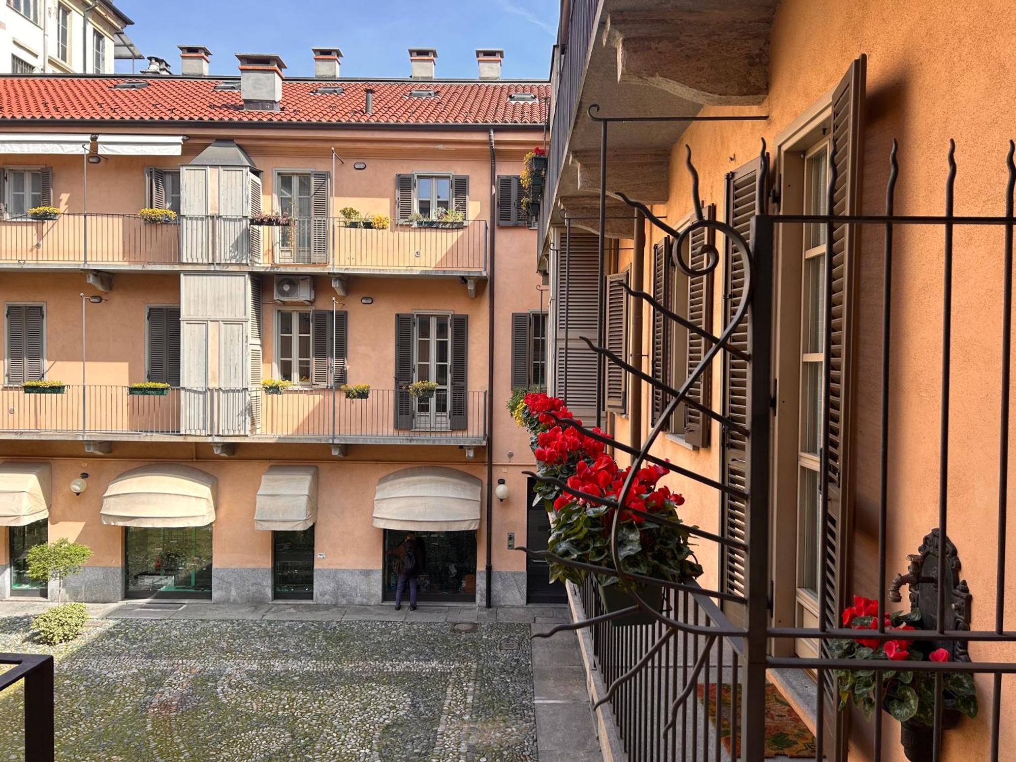Elegante Appartamento Nel Centro Storico Di Torino Exterior foto