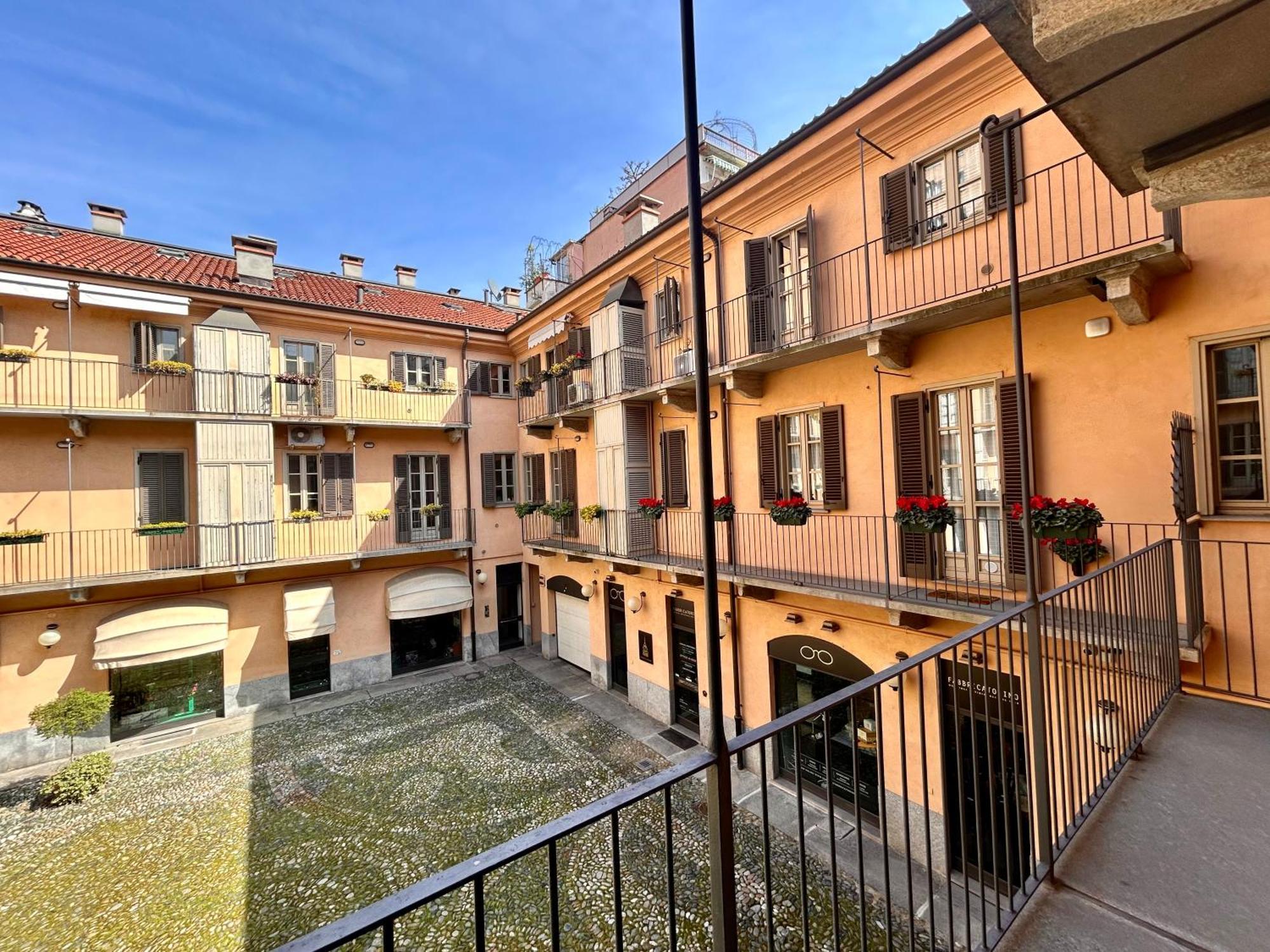 Elegante Appartamento Nel Centro Storico Di Torino Exterior foto